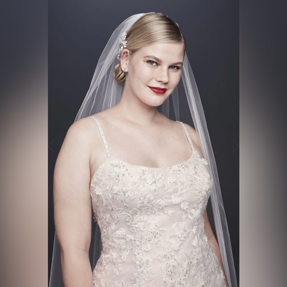 Oleg Cassini 22W Ivory 3D Floral Ballerina  Wedding Dress - Picture 4 of 13